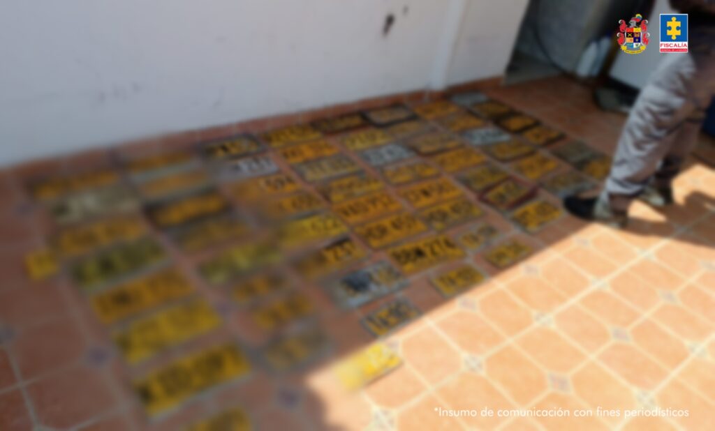 En los procedimientos fueron incautados elementos como placas de vehículos