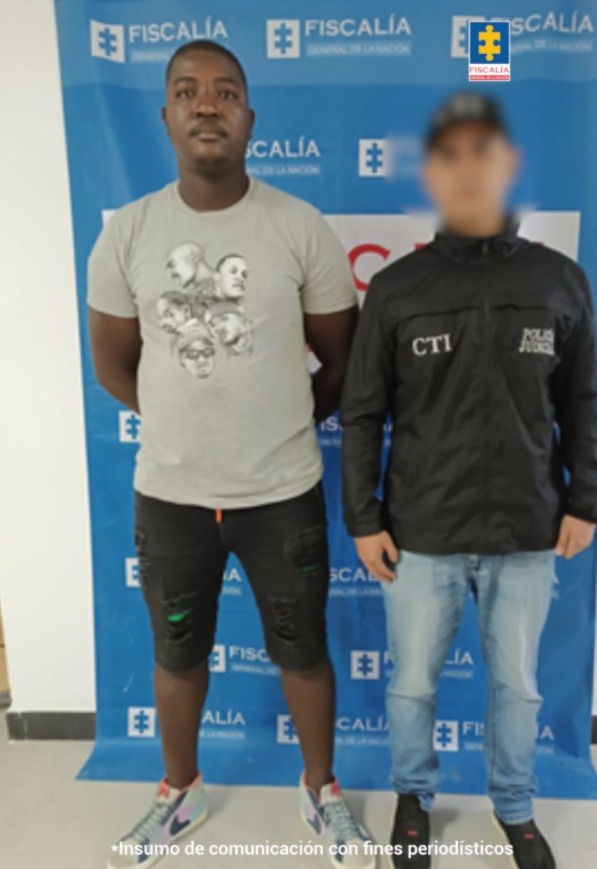 Jefferson Valencia Asprilla, al parecer, en estado de alicoramiento golpeó a su compañera sentimental mientras está dormía, fracturándole la nariz, en Buenaventura (Valle del Cauca).